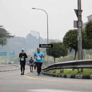 Runner Photo 7036428