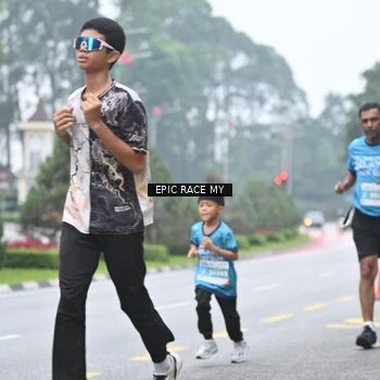 Runner Photo 7036430