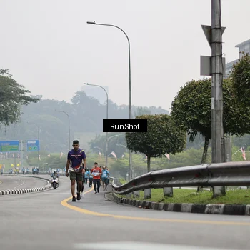 Runner Photo 7036432