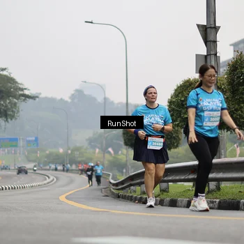 Runner Photo 7036435