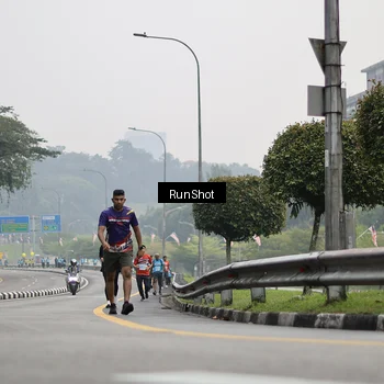 Runner Photo 7036436