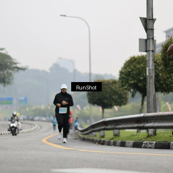 Runner Photo 7036440