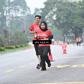 Runner Photo 7036441