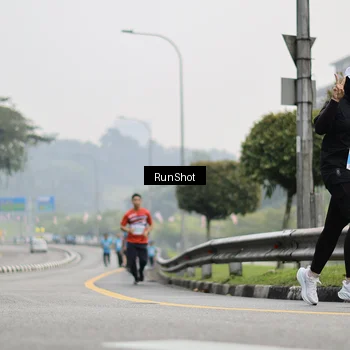 Runner Photo 7036449