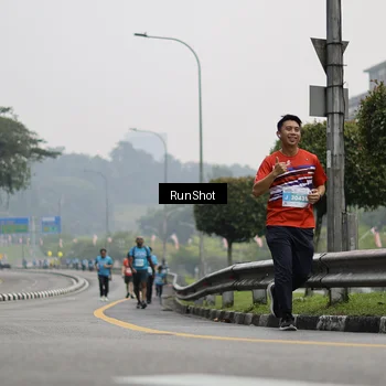 Runner Photo 7036457