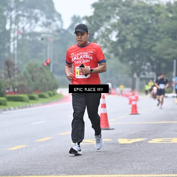 Runner Photo 7036459