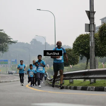 Runner Photo 7036468