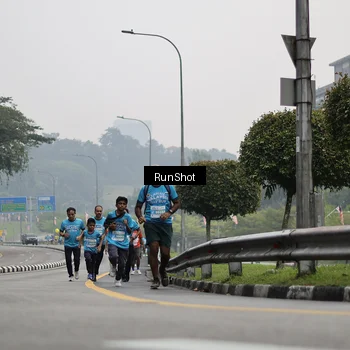 Runner Photo 7036473