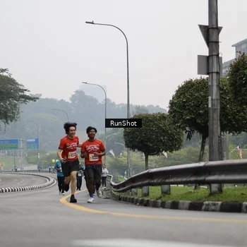 Runner Photo 7036478