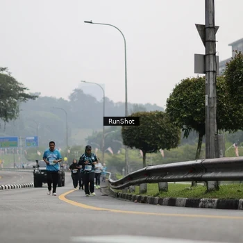 Runner Photo 7036488