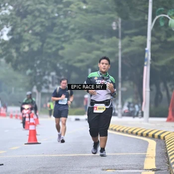 Runner Photo 7036489