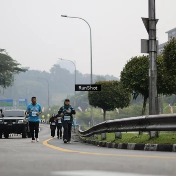 Runner Photo 7036490