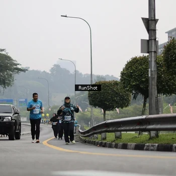 Runner Photo 7036492