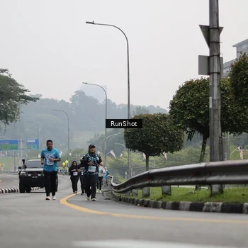 Runner Photo 7036498