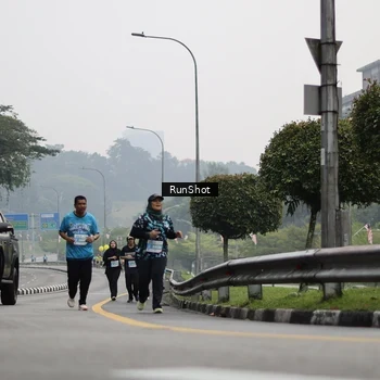 Runner Photo 7036499