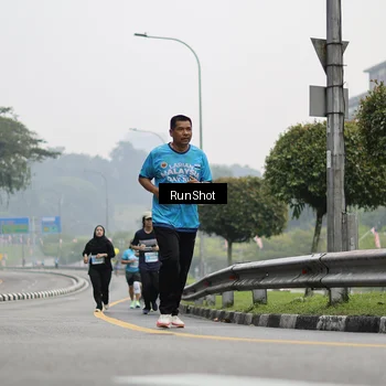 Runner Photo 7036504