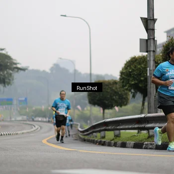 Runner Photo 7036511