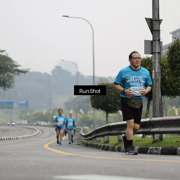 Runner Photo 7036518