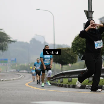 Runner Photo 7036519