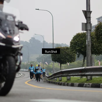 Runner Photo 7036554