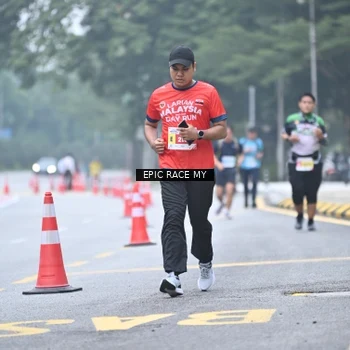 Runner Photo 7036555