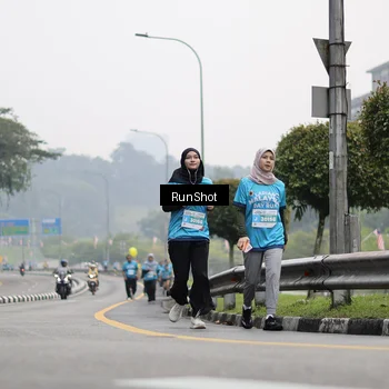 Runner Photo 7036557