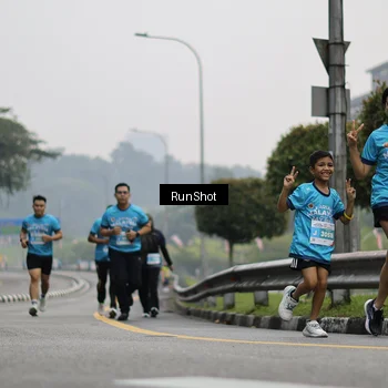 Runner Photo 7036577