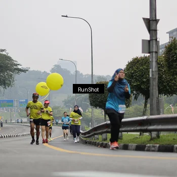 Runner Photo 7036630