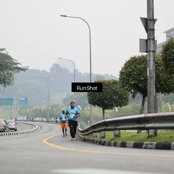Runner Photo 7036640