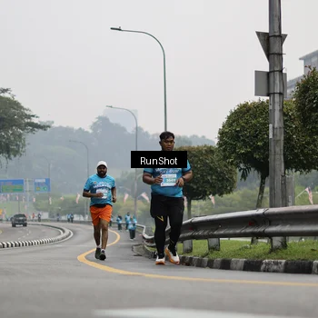 Runner Photo 7036652