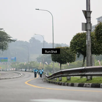Runner Photo 7036658