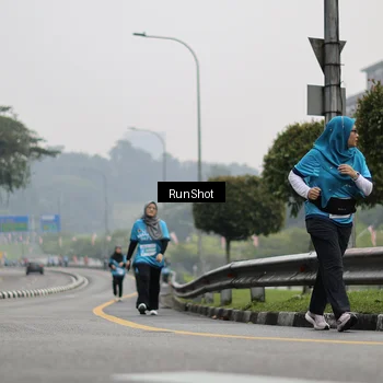 Runner Photo 7036693