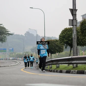 Runner Photo 7036697