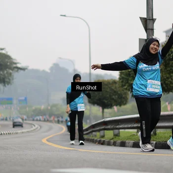Runner Photo 7036704