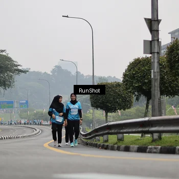 Runner Photo 7036705