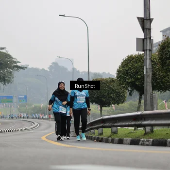 Runner Photo 7036706