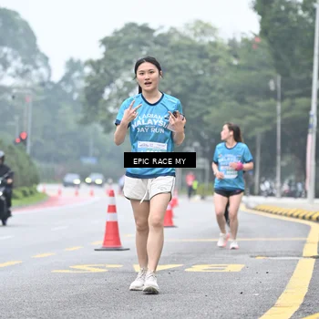 Runner Photo 7036715