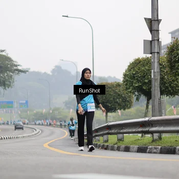 Runner Photo 7036718