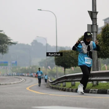 Runner Photo 7036728