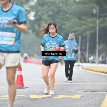 Runner Photo 7036733