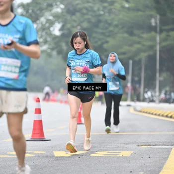 Runner Photo 7036738