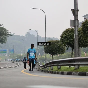 Runner Photo 7036741