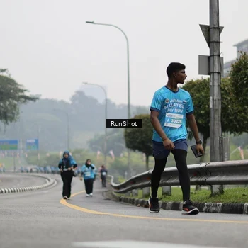 Runner Photo 7036748