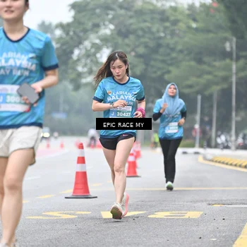 Runner Photo 7036750