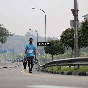 Runner Photo 7036751