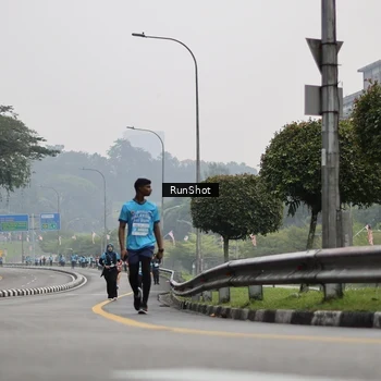 Runner Photo 7036753