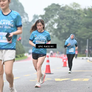 Runner Photo 7036754