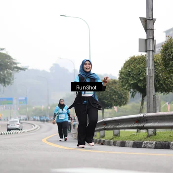 Runner Photo 7036758