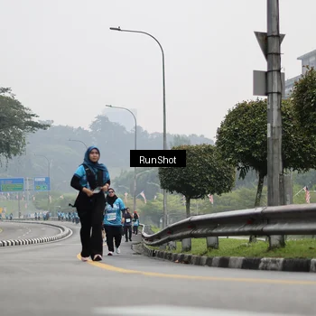 Runner Photo 7036759