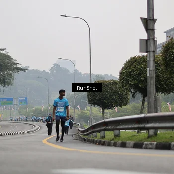 Runner Photo 7036769